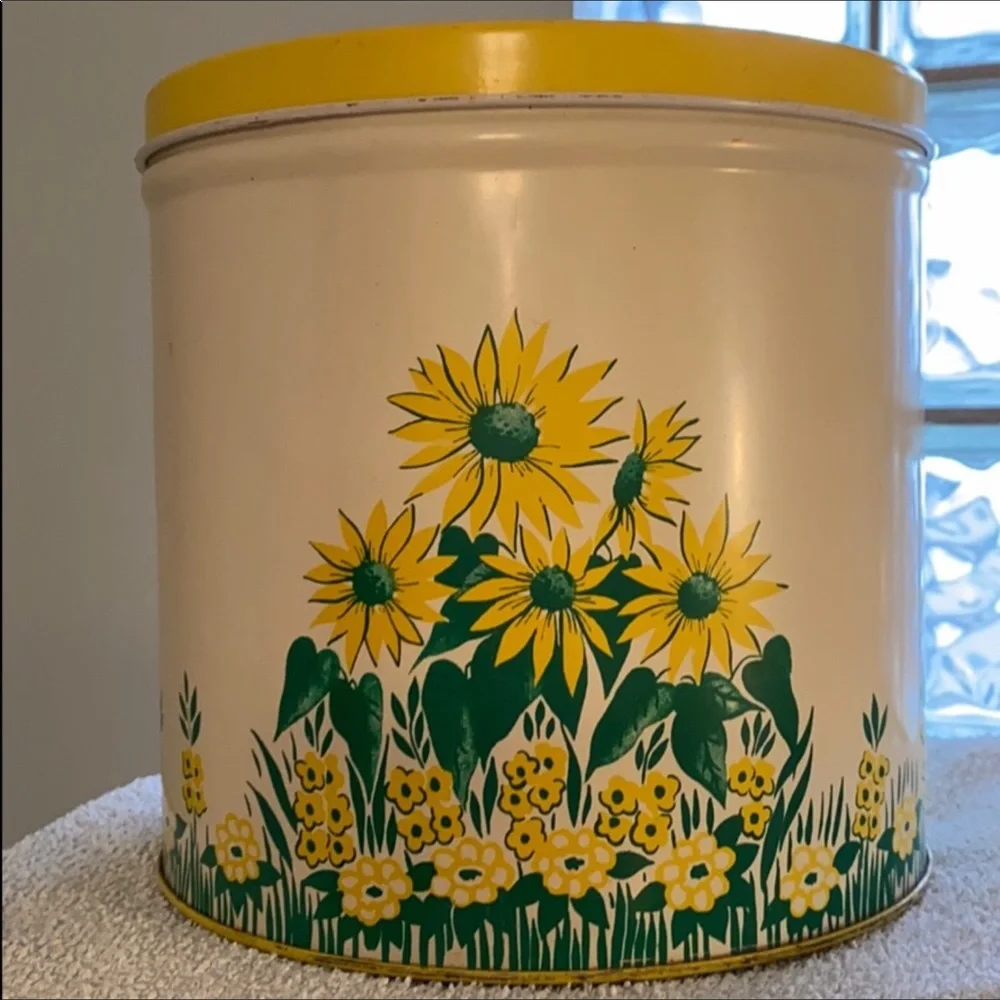 Vintage 1970’s Yellow Daisy Tin Canister
